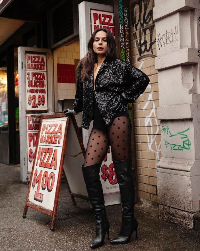 Bir Zamanlar Çukurova'nın Saniye'si açıldıkça açıldı, dekolteli pozları akılları aldı! 'Sen neymişsin ya'