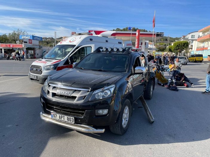 Antalya'daki motosikletlinin ölümden dönme anı kamerada