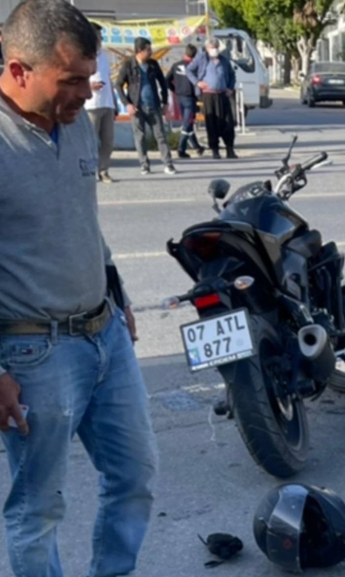 Antalya'daki motosikletlinin ölümden dönme anı kamerada