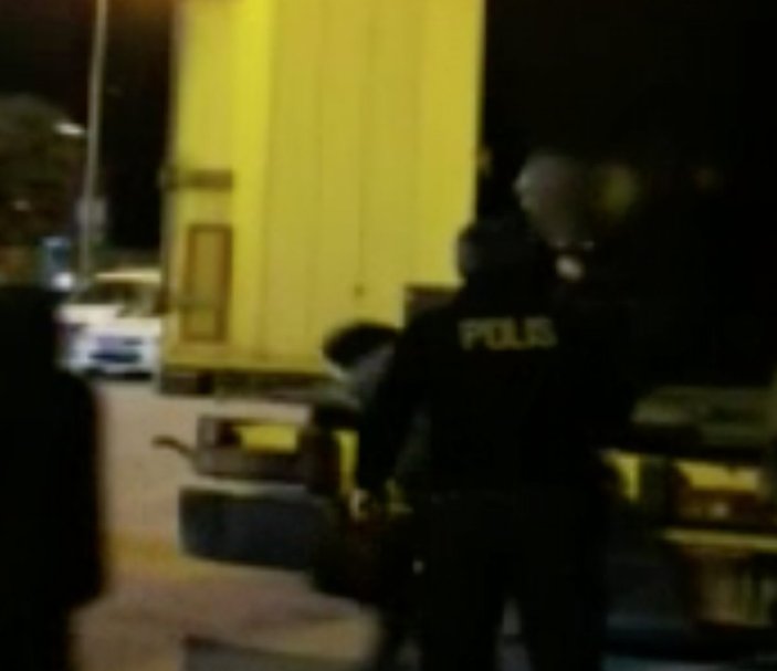 İstanbul'daki tır dorsesinde 39 kaçak göçmen yakalandı