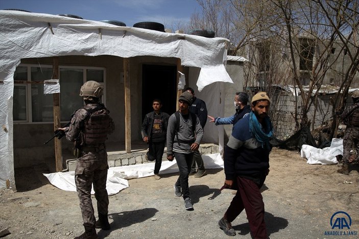 Van’da, bir evden 35 kaçak göçmen çıktı