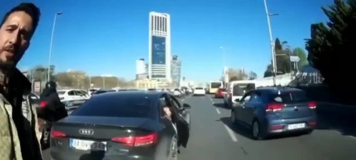 Mecidiyeköy’de kadın motor sürücüsüne taciz