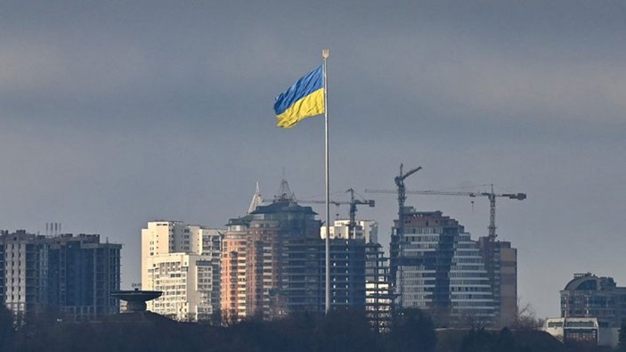 Ukrayna, Rusya'nın İHA ile Mariupol'a zehirli madde attığını iddia etti