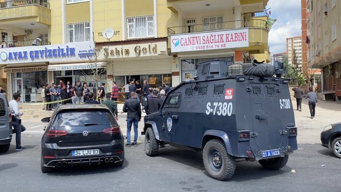 Diyarbakır’da kuyumcu dükkanında silahlı saldırı