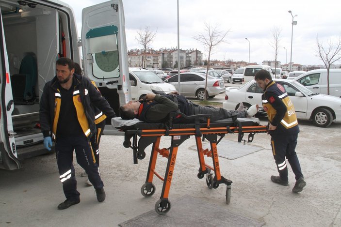 Konya'da tüfek ustası kazayla kendi ayağını vurdu