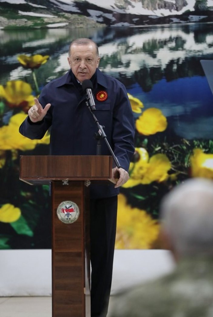 Cumhurbaşkanı Erdoğan Mehmetçikle iftar yaptı