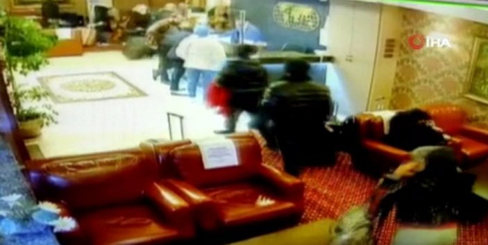 İstanbul'da turistlerin çantalarını çalanlar yakalandı