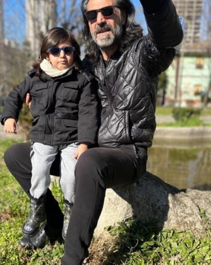 Kurtlar Vadisi'nin Abdülhey'i oğluyla fotoğrafını paylaştı, sosyal medya yıkıldı! Küçük Abdülhey'e de bakın...