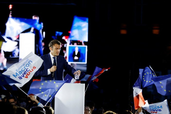 Macron: Le Pen seçilirse savaş Avrupa'ya geri gelecek