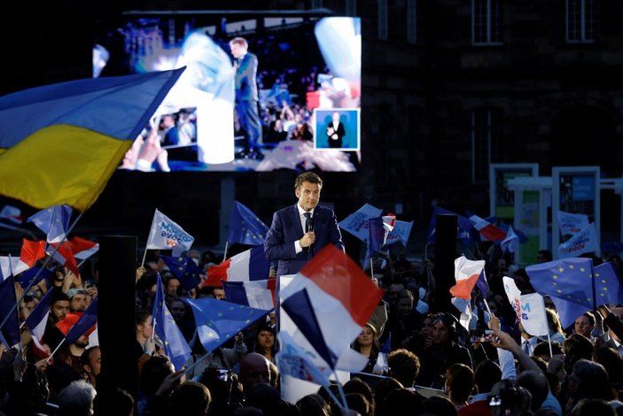 Macron: Le Pen seçilirse savaş Avrupa'ya geri gelecek