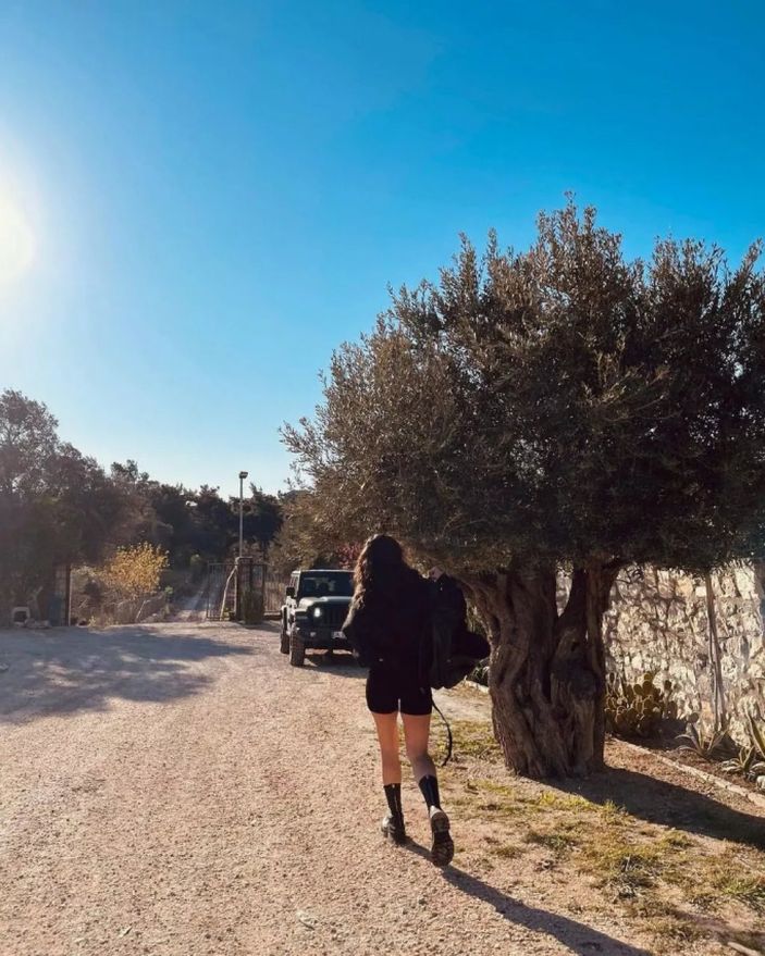 Pınar Deniz'in mini şortu Savcı Ilgaz'ı fena kıskandıracak! 'Çok açma bence Ceylin..'