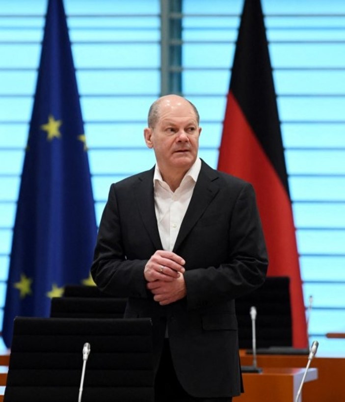 Scholz: Steinmeier'in Ukrayna'ya kabul edilmemesi rahatsız edici