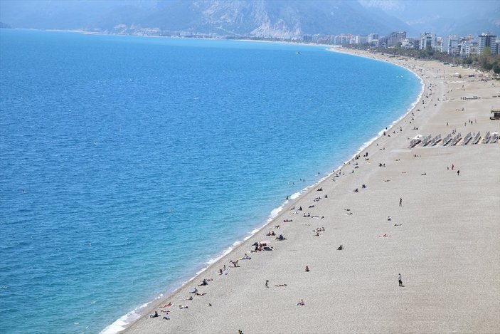 Antalya'da yaz sezonu geliyor: Hava sıcaklığı 20 derece