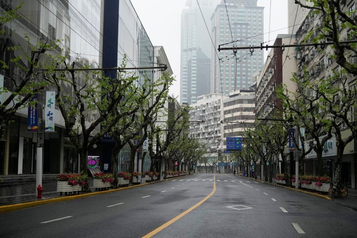 Şanghay'da koronavirüse karşı kapanma devam ediyor