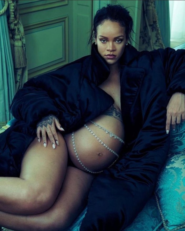 Rihanna utanmıyor