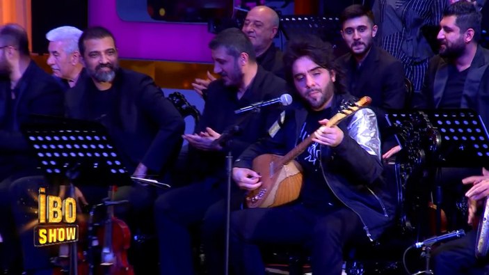 İbo Show'da İsmail YK'dan bağlama şov