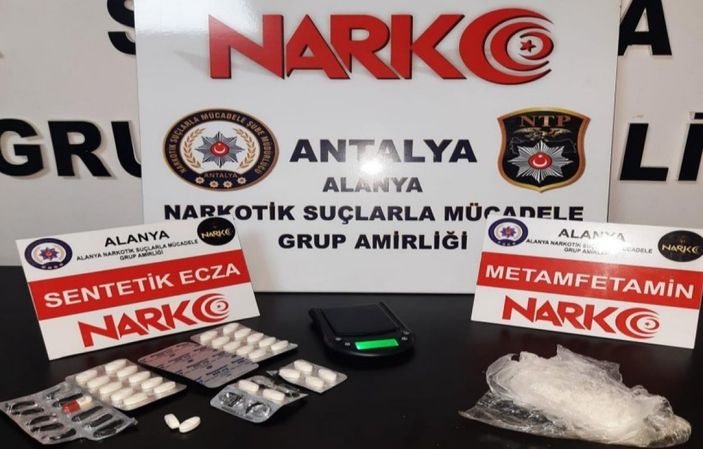 Antalya'daki uyuturucu satıcısı suçüstü yakalandı
