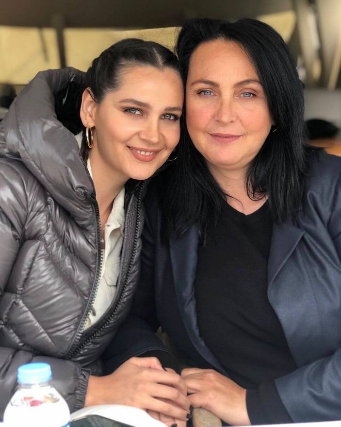 Gönül Dağı'nın Dilek'i Gülsim Ali'nin babasını gören şok geçirdi! 'Bu kız senin mi?'