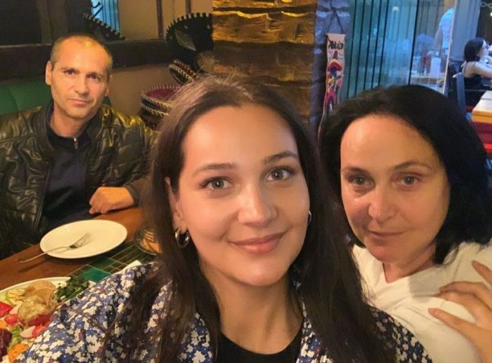 Gönül Dağı'nın Dilek'i Gülsim Ali'nin babasını gören şok geçirdi! 'Bu kız senin mi?'