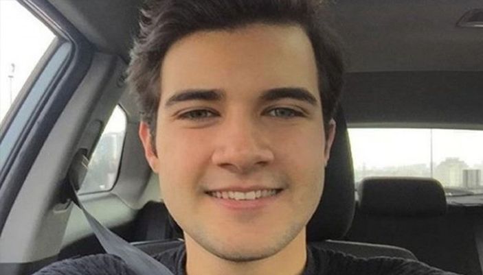 'Metin sevgilin giyinmeyi unutmuş..' Arka Sokaklar Metin'in sarışın sevgilisi kısacık eteğiyle büyüledi!