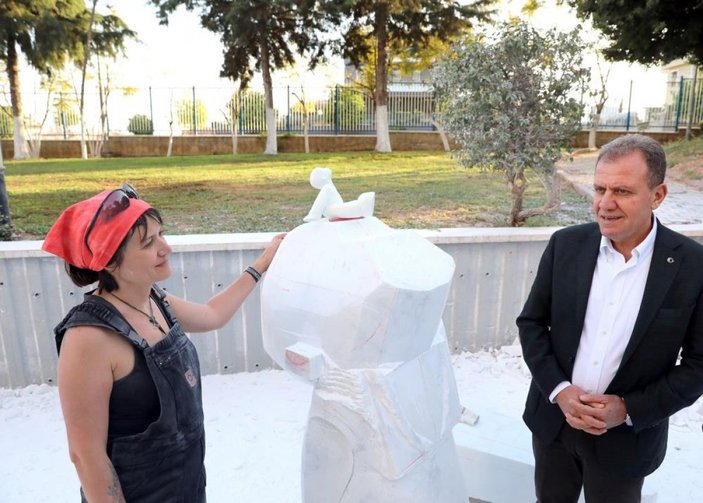 CHP'li Mersin Büyükşehir Belediyesi yeni heykeller için gün sayıyor