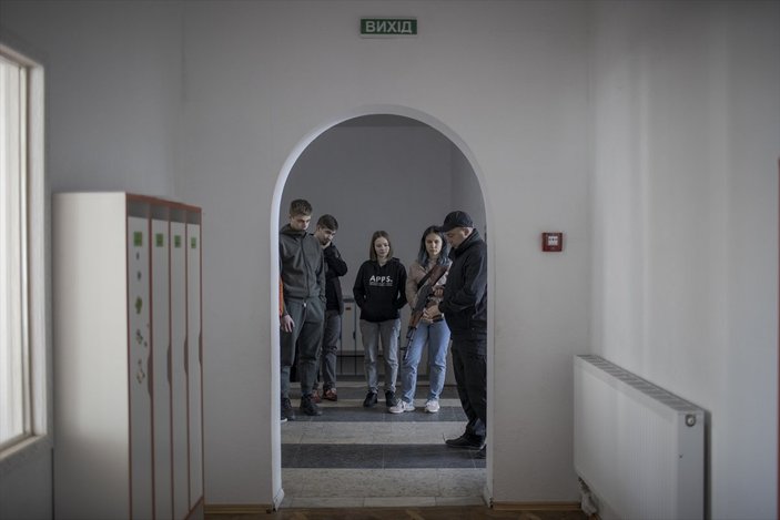 Lviv'de gönüllü savaşçılar eğitim alıyor