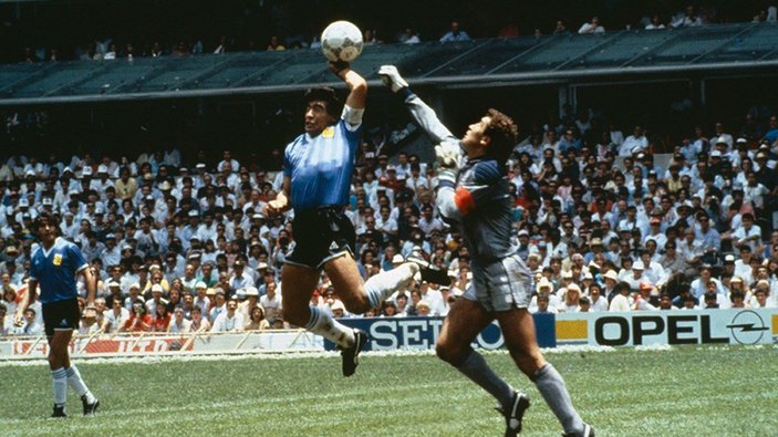 Maradona'nın 1986 Dünya Kupası'nda giydiği forma satışa çıkarılıyor