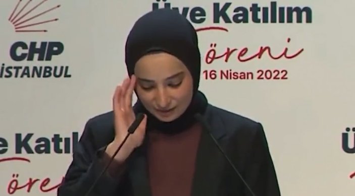 CHP'ye üye olan genç üniversiteliden Kemal Kılıçdaroğlu'na 'başörtüsü' övgüsü