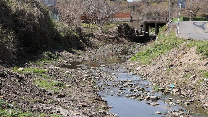 Kolağası Deresi'ndeki kirlilik, Sarıyerlileri rahatsız ediyor