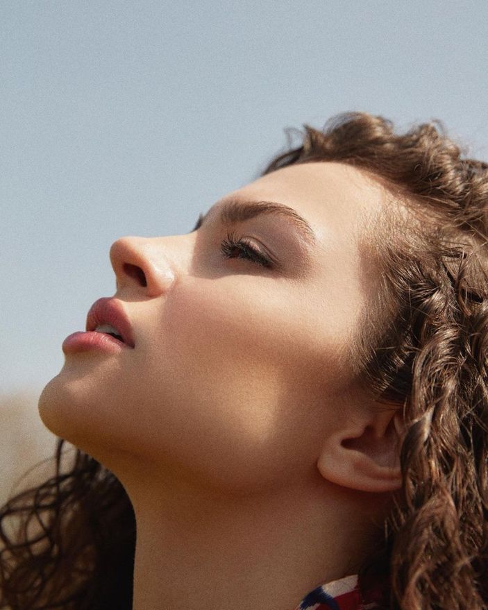 Kardeşlerim'in Asiye'si bembeyaz atla poz verdi, ortalığı yaktı geçti! 'Aman Rabbim bu nasıl güzellik'