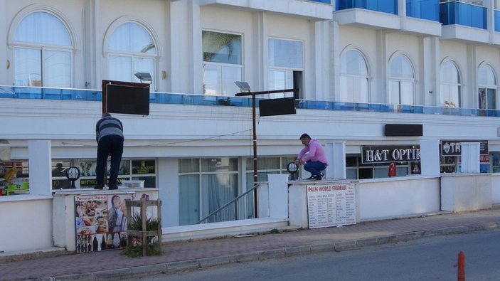 Antalya'daki otel sahibi, kiracıların dükkanlarının önüne duvar dikti