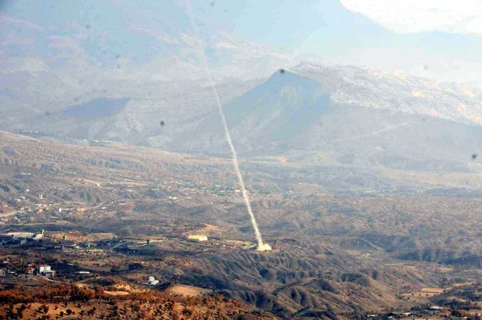 Irak'ın kuzeyindeki PKK hedefleri Hakkari'den vuruldu