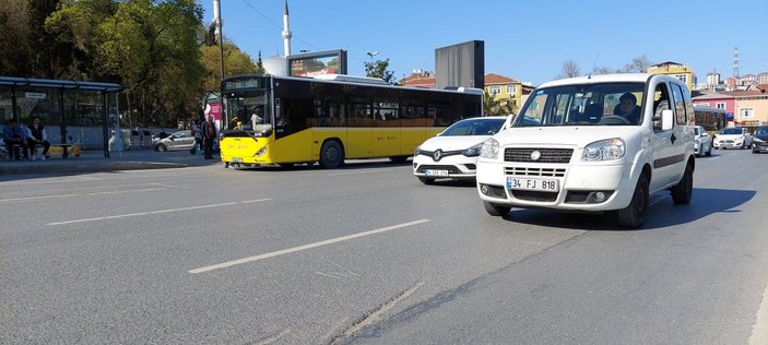 Alibeyköy'de tramvaya ulaşmak isteyen vatandaşların zorlu mücadelesi