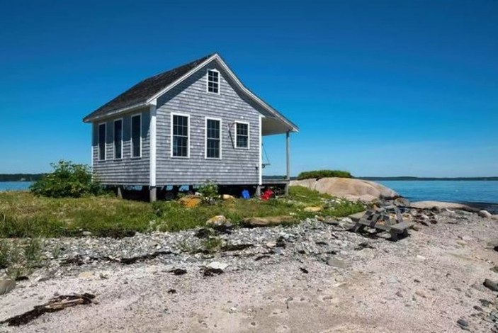 Dünyanın en yalnız evi satışa çıktı