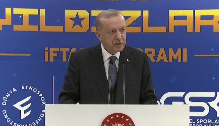 Cumhurbaşkanı Erdoğan sporcularla iftarda buluştu