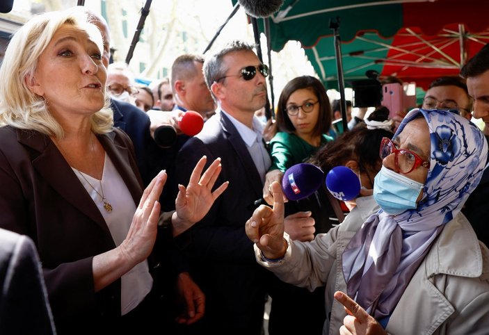 Marine Le Pen, başörtüsü yasağı söylemini yumuşattı