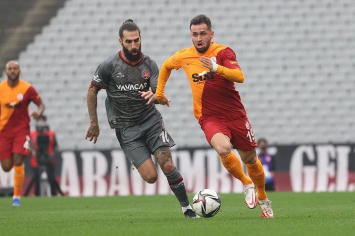 Ömer Bayram: Futbolu Galatasaray'da bırakmak istiyorum