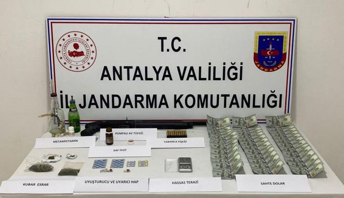 d Antalya’da uyuşturucu operasyonunda sahte dolarlar ele geçirildi
