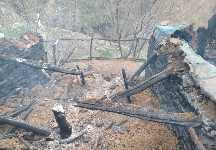 Diyarbakır'da ahır yangını: Hayvanlar telef oldu