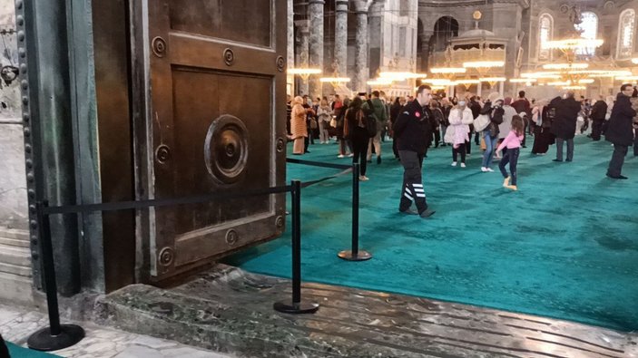 Ayasofya Camii'nin İmparator Kapısı onarıldı