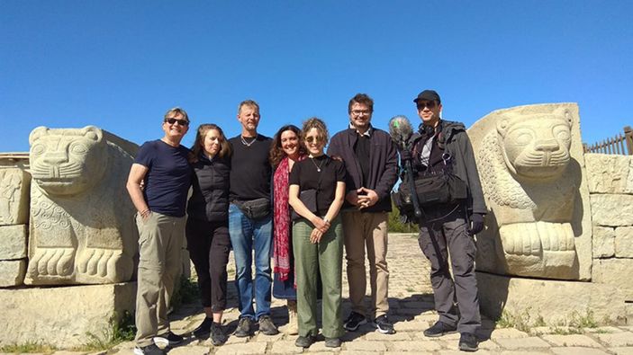 İngiliz tarihçi Hughes Arslantepe Höyüğü'nde belgesel çekimleri yaptı