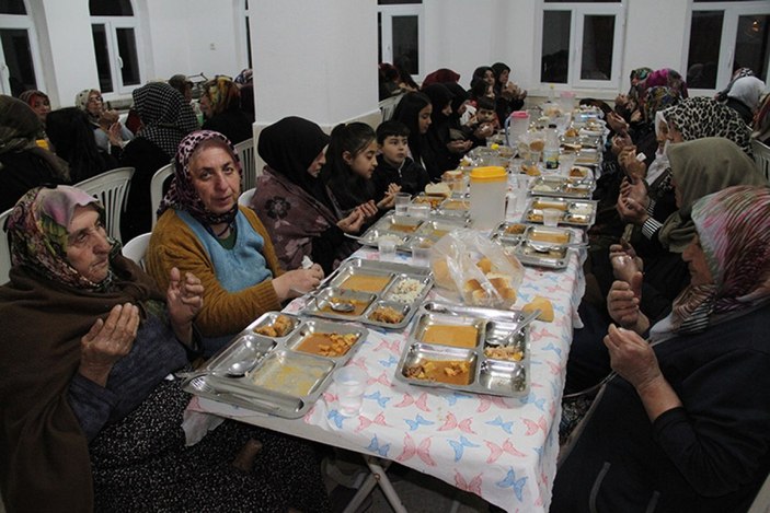 Yozgat'ta 30 yıldır tek sofrada iftar yapılan köy