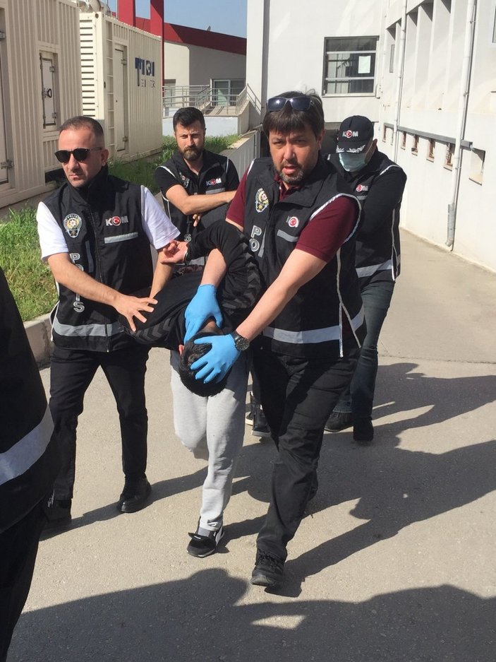 Adana'da faili meçhul cinayetle ilgili zanlılar adliyeye sevk edildi