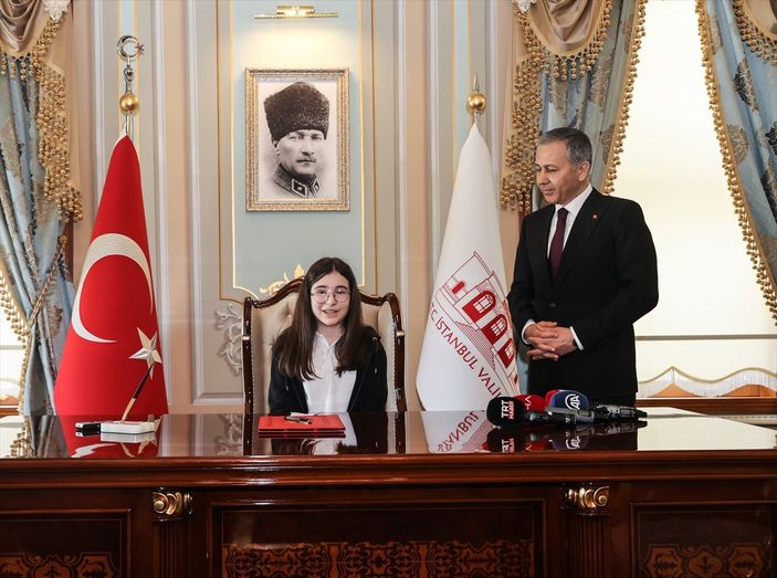 a Ali Yerlikaya, 23 Nisan'da öğrencileri ağırladı