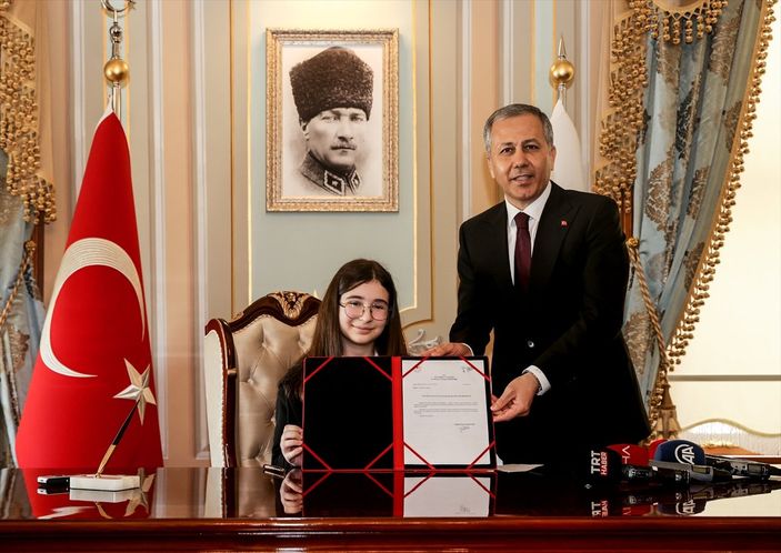 a Ali Yerlikaya, 23 Nisan'da öğrencileri ağırladı