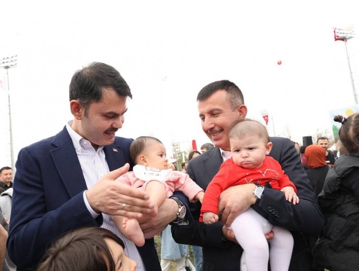 Murat Kurum, çocuklarla Başkent Millet Bahçesi'nde buluştu