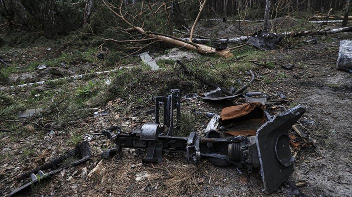 Rusya: Ukrayna'ya sevk edilen silahların deposunu vurduk