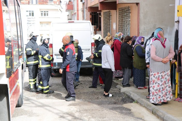 Samsun'da engelli çocuğun torpil patlattığı ev küle döndü