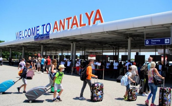 Antalya'ya 1 milyonu aşkın turist geldi