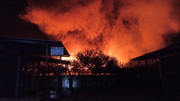 Yalova'da kereste fabrikasında yangın çıktı